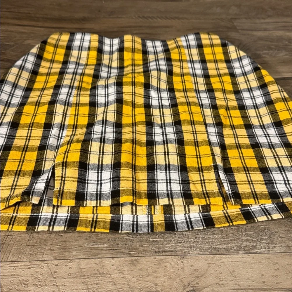 NWT Hollister Ultra High-Rise Yellow Black Plaid Skirt Casual - Size S